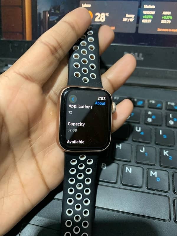 Apple Watch Series 5 9