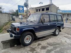 Mitsubishi Pajero 1989 Genuine color