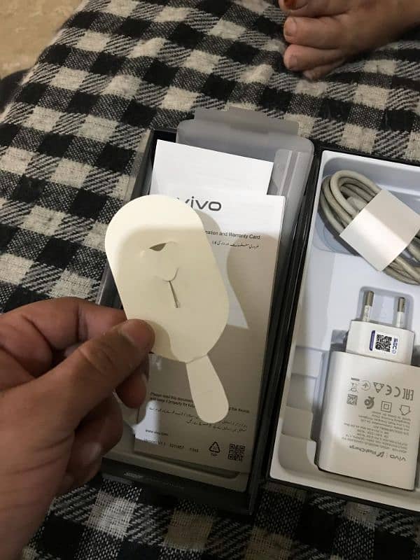 vivo v30e Box 2