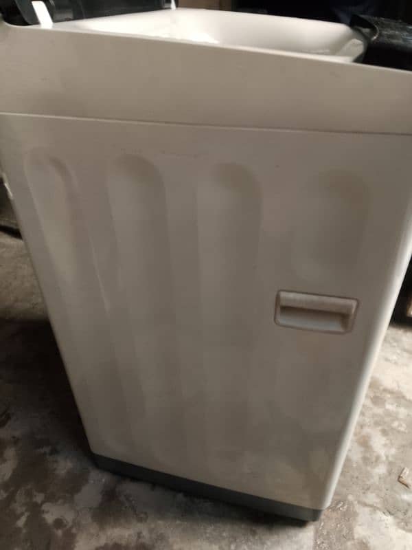 *HAIER AUTOMATIC WASHING MACHINE(HWM85-826)* 4