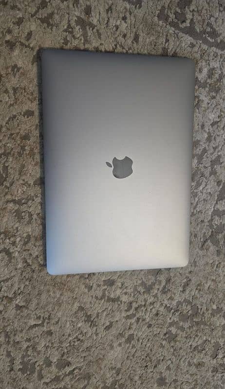 Macbook pro M2 3