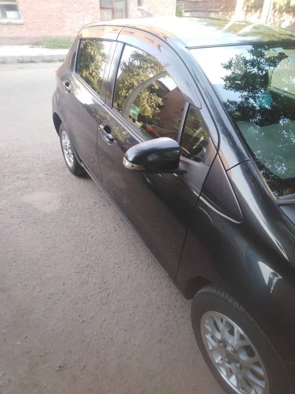 Toyota Vitz 2017 1