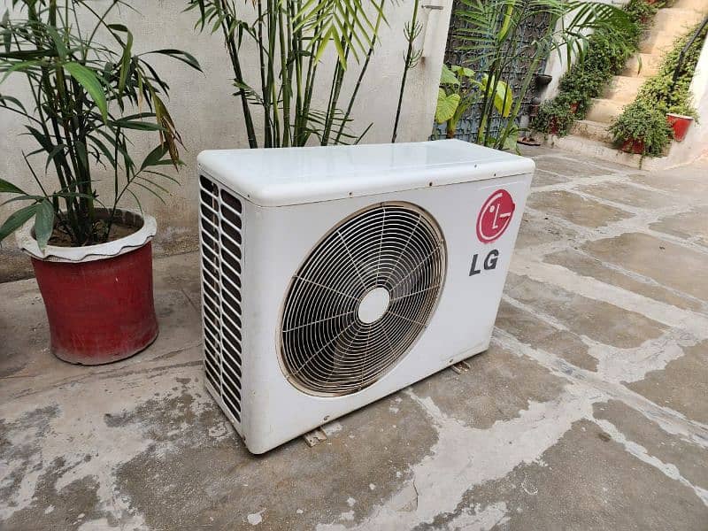 LG split AC 2 tons 4