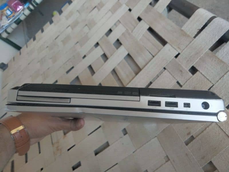 Hp laptop core i 5 3rd generation 4