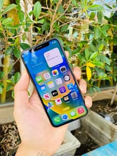 iPhone x 256 GB my WhatsApp number 03411594804