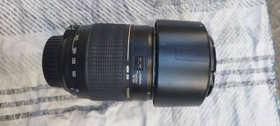 Tamron lens nikon mount 70 300  lens condition 10/10