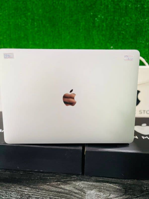 Macbook Pro,Air M1 M2 M3 M4 13 14 15 16 inch 16,32Gb Ram256,512,1Tbssd 8