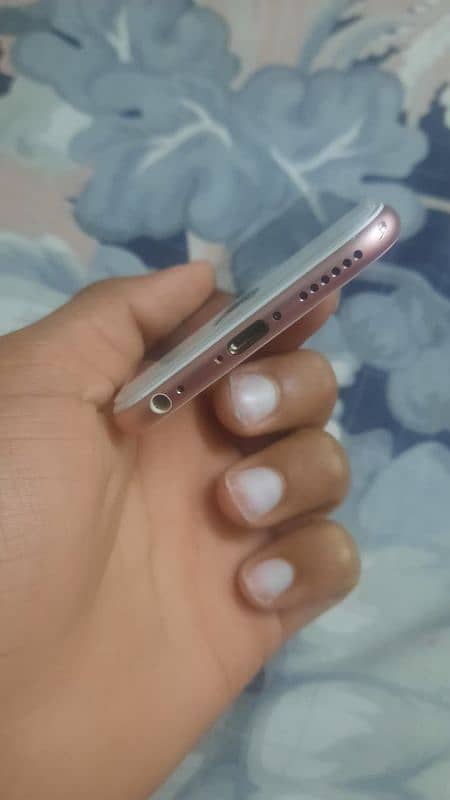 i am selling iphone 6s 1