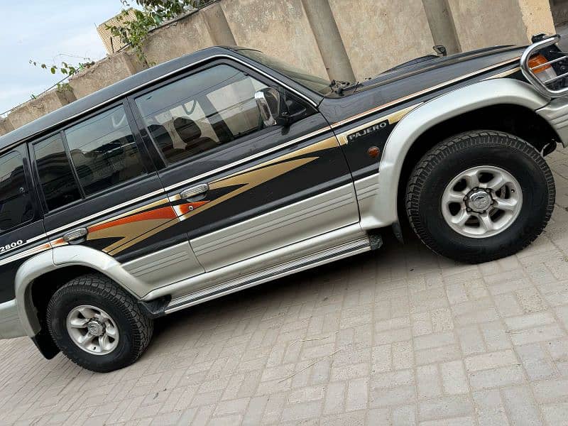 Mitsubishi Pajero 1995 0