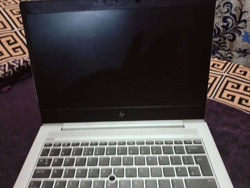 HP elite book 830 G5 9