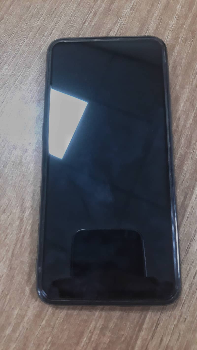 Vivo v15 (8GB/256GB) 0