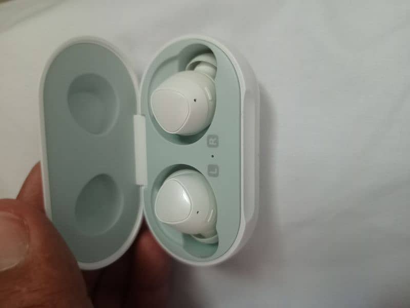 Samsung earbuds 3