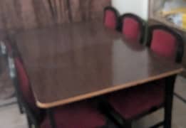 SMART DINING TABLE AND CHAIRS