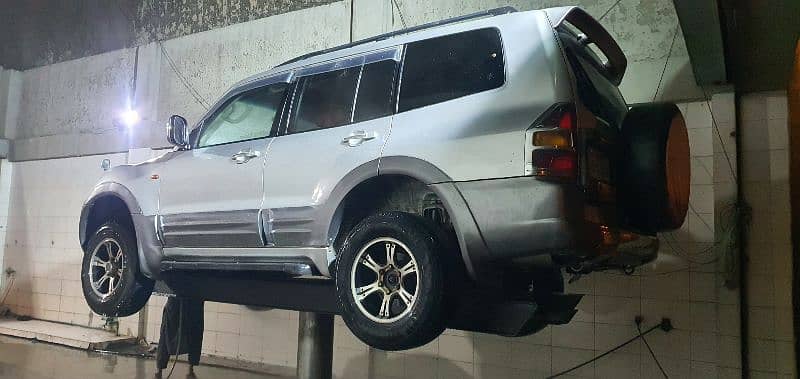 Mitsubishi Pajero 2003 2