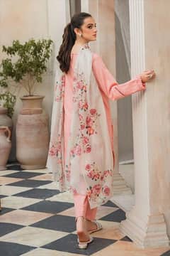 3 Pcs Woman's Unstitched Embroidered Suit