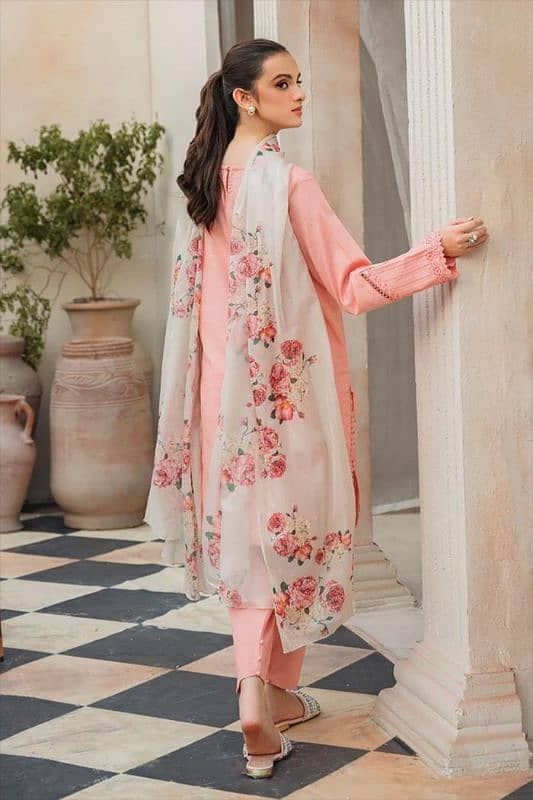 3 Pcs Woman's Unstitched Embroidered Suit 0