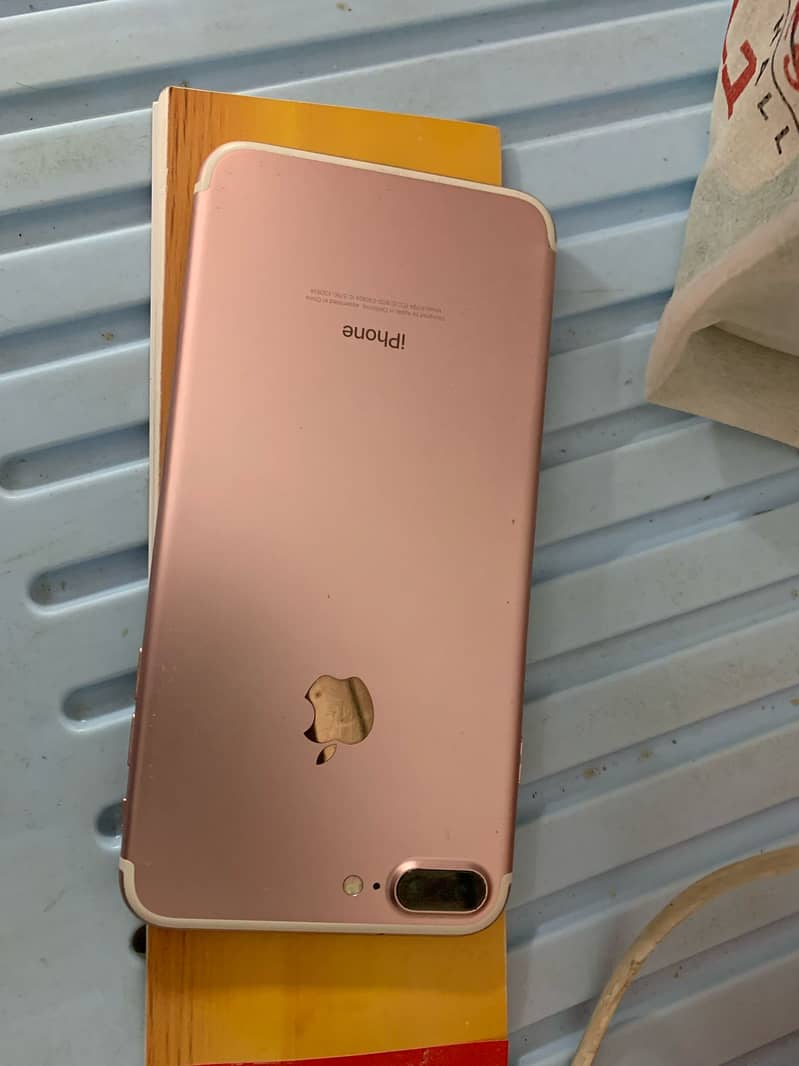 Apple iPhone 7 Plus 1