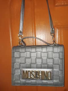 HANDBAGS  PRICE 250