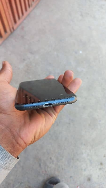 Iphone 11 64 GB 5