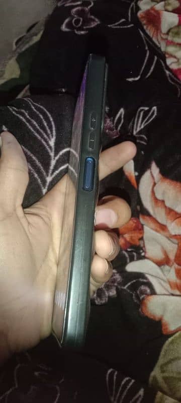 vivo y20 price 22000 no open 3 months use no box 2