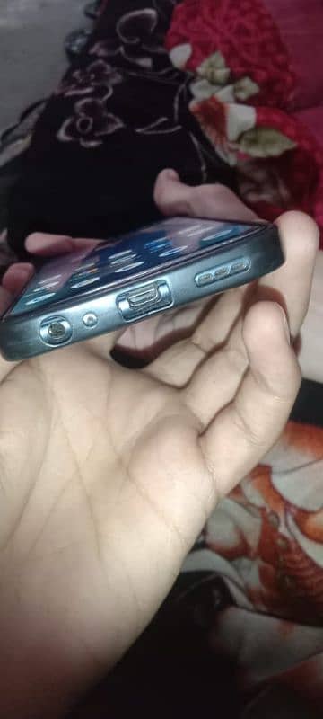 vivo y20 price 22000 no open 3 months use no box 4