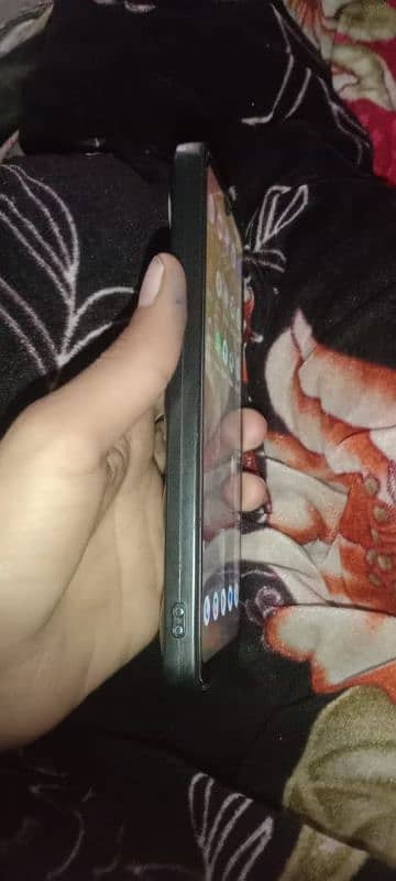 vivo y20 price 22000 no open 3 months use no box 8