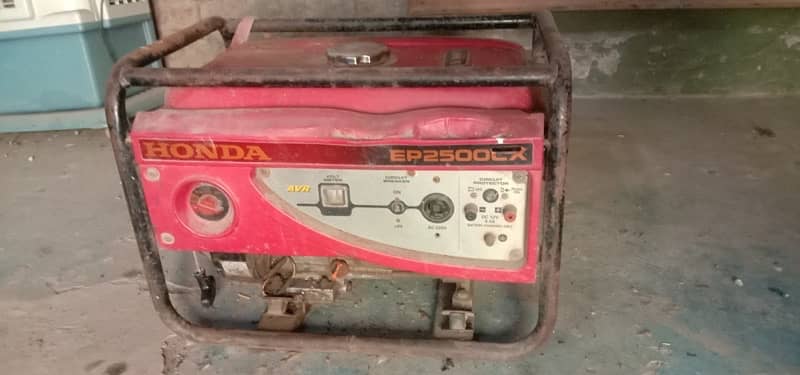 Honda EP 2500 CX / Gas kit installed/ almost new condition 0
