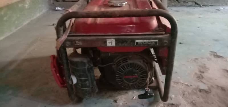 Honda EP 2500 CX / Gas kit installed/ almost new condition 4