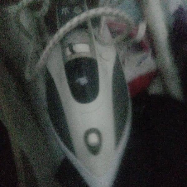 'IKON' STEAM IRON 3