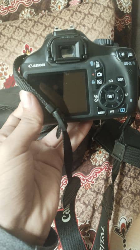 canon eos 1100D 2