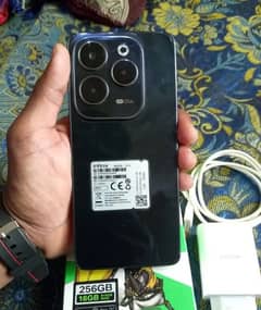 Infinix Hot 40 storage 8/256 complete box