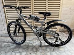 Excellent Condition Mountain Bike with Shocks