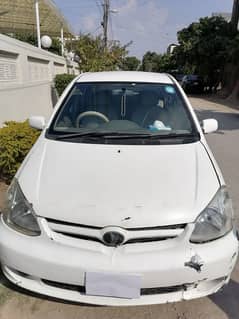 Toyota Platz 2003