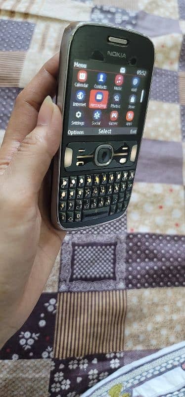 Nokia Asha 302 mobile 2