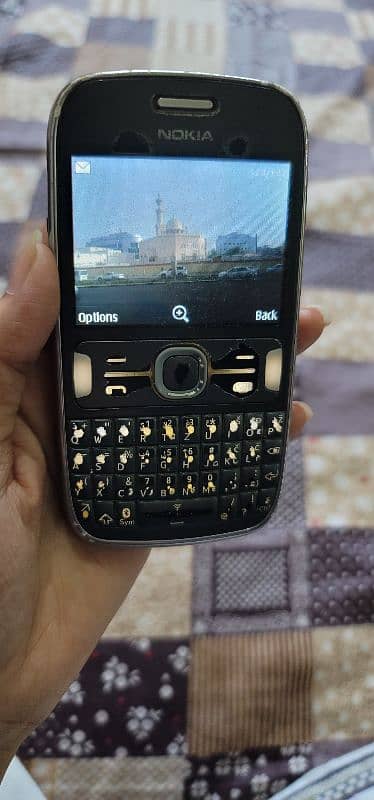 Nokia Asha 302 mobile 3