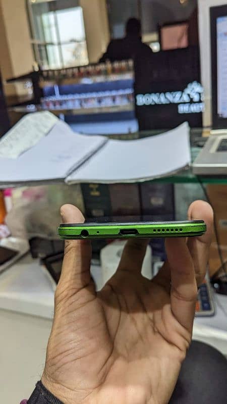 Infinix Hot 12 6/128 2