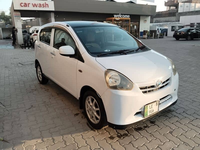 Daihatsu Mira 2012 1