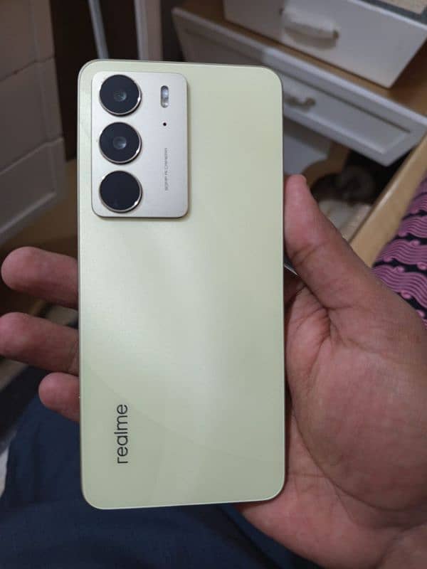 Realme C75 1