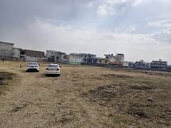 20 Kanal Commercial Land Available For Rent