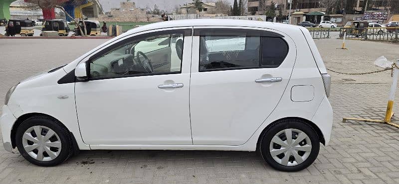 Daihatsu Mira 2013 3