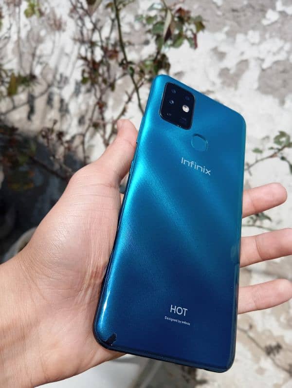 Infinix hot 10 4/64 4