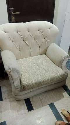 A sofa set of 3,2,1 in new condition. . .