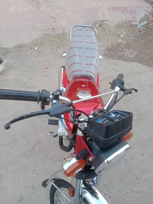 Honda sell 125 4