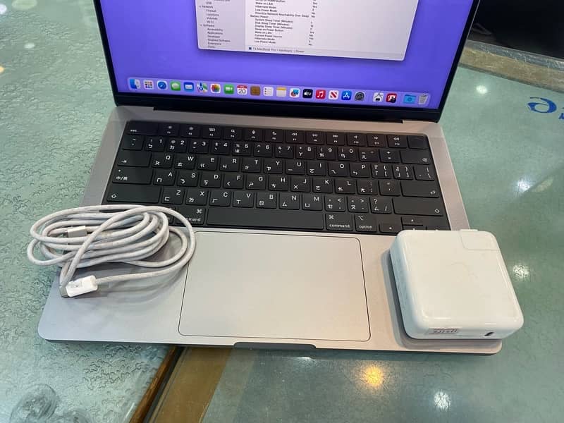 Macbook Pro M2 pro chip 14 inch 16 gb  1 TB 1