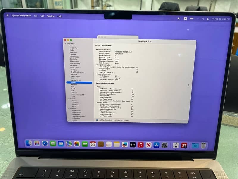 Macbook Pro M2 pro chip 14 inch 16 gb  1 TB 5
