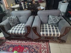 Beautiful and Elegant 5 seated sofa.