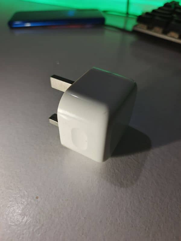 IPHONE ORIGINAL CHARGER 3