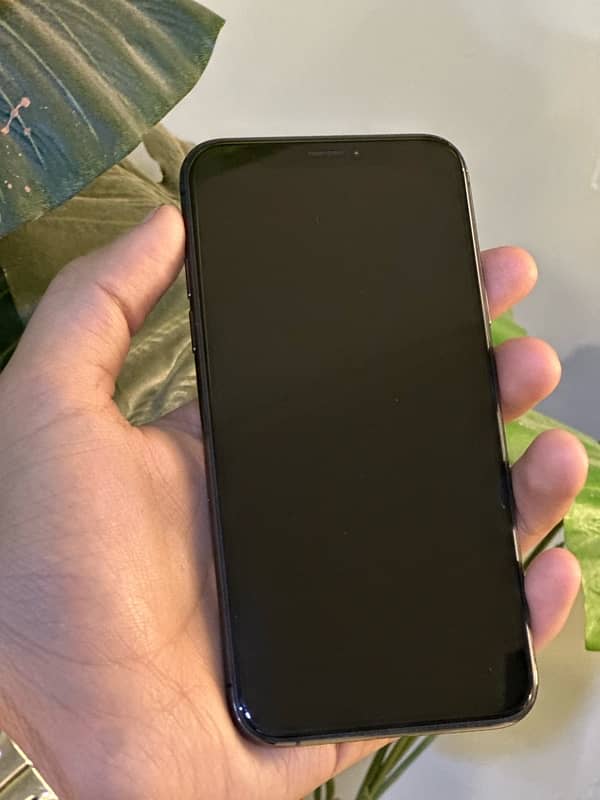 iphone xs black colour 4