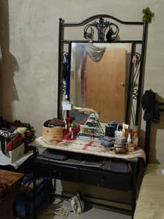 iron dressing Table For Sale in good condition