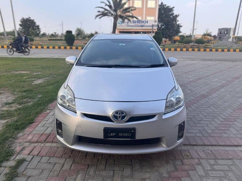 Toyota Prius 2011 1